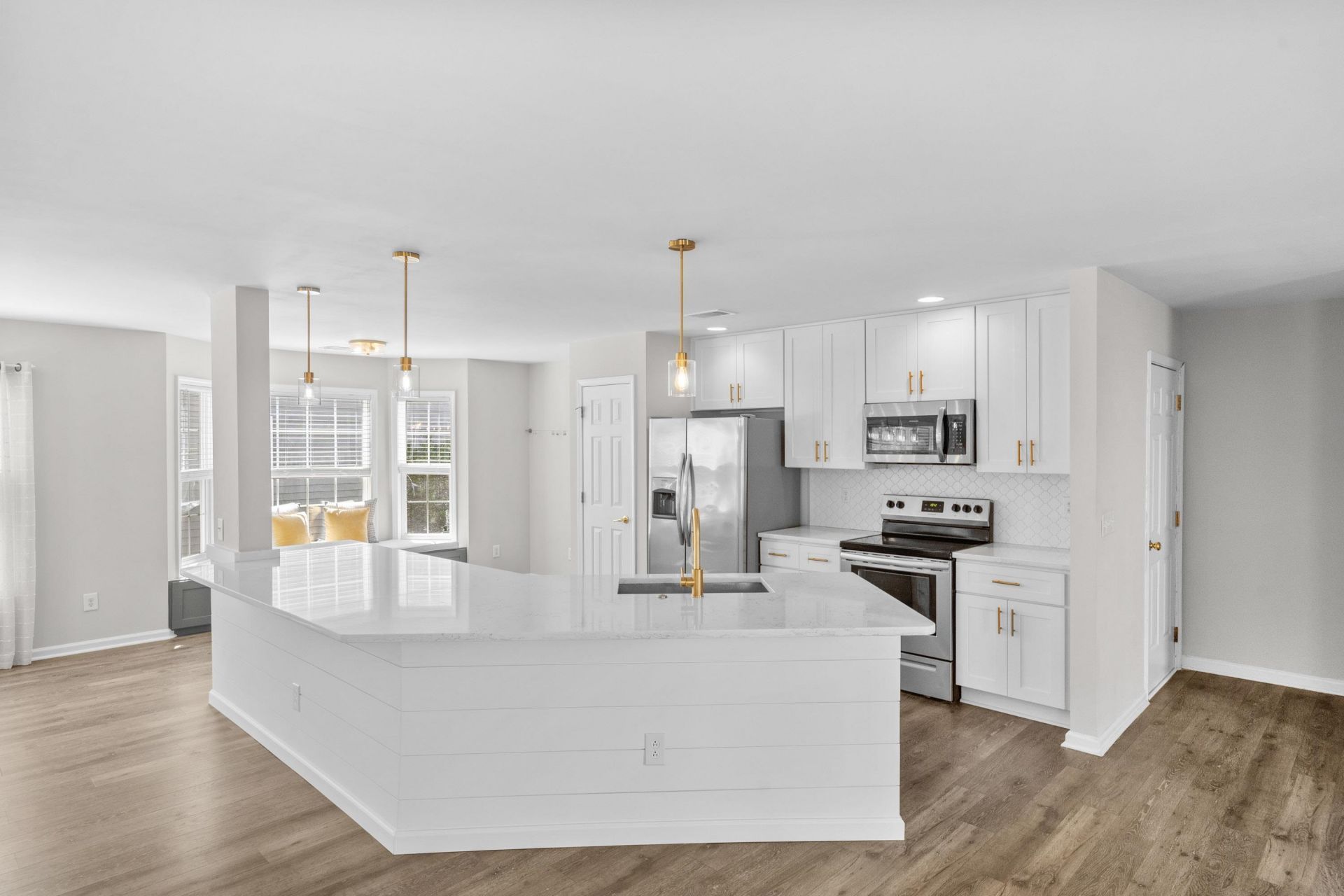 4501 Farm Lake Dr.  Photo 4