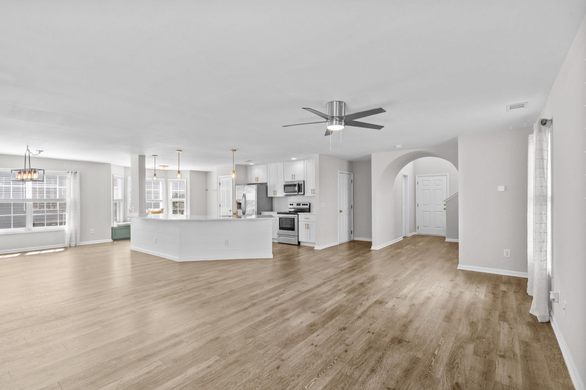 4501 Farm Lake Dr.  Photo 6