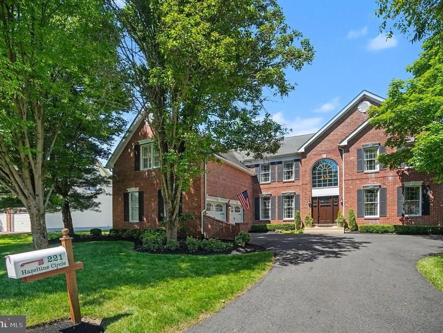 221 Hazeltine Circle, Blue Bell, PA 19422 Main Photo