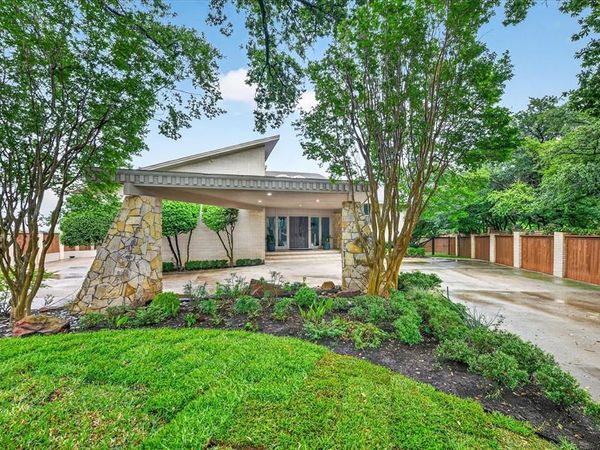 4 Lombardy Court , Benbrook, TX 76132