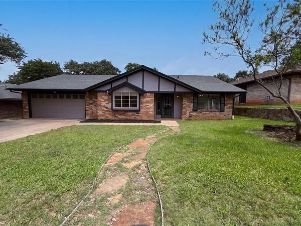 5719 Stage Line Drive , Arlington, TX 76017