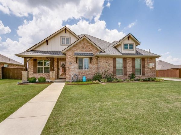 3912 Kensington Drive , Sanger, TX 76266