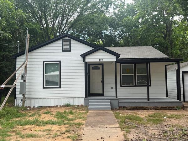 227 24th Street NW, Paris, TX 75460