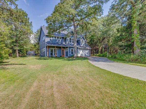 203 Pueblo Drive , Lake Kiowa, TX 76240
