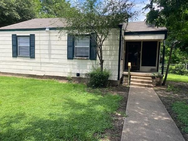 1109 Edwards Circle , Dallas, TX 75224