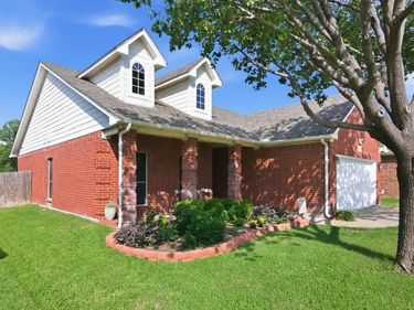 5913 Ozark Drive, Fort Worth, TX 76131