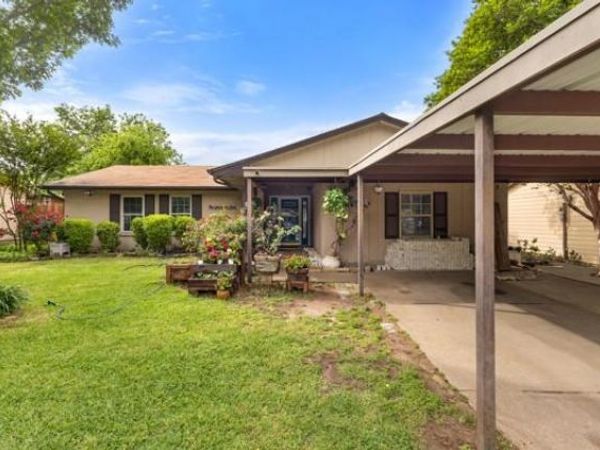 13212 Kings Mountain Drive , Balch Springs, TX 75180
