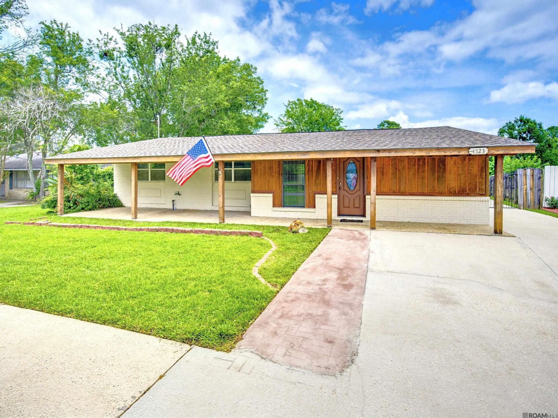 4523 E Essen Heights Ct, Baton Rouge, LA 70809 Main Photo