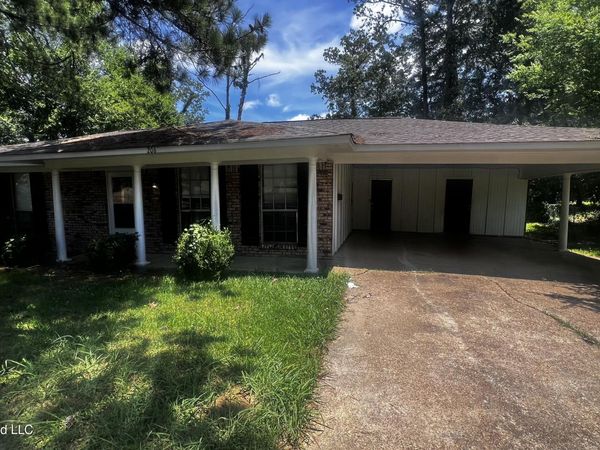 206 Valley Ridge Drive, Jackson, MS 39206