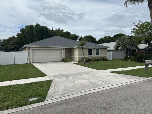 1042 NW 6th Avenue, Boynton Beach, FL 33426