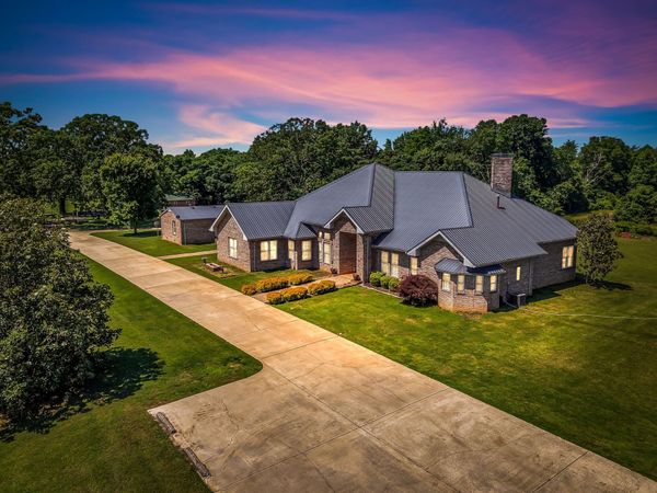 555 Randall Hitchcock Rd , Rock Island, TN 38581