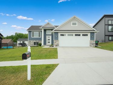 217 Brookestone Drive SE, Rochester, MN 55904