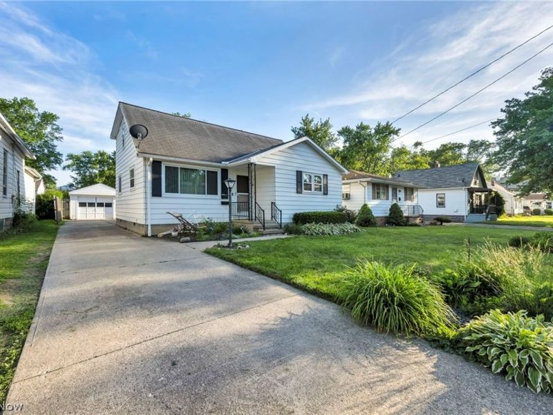 179 Caroline Street , Elyria, OH 44035 Photo 3