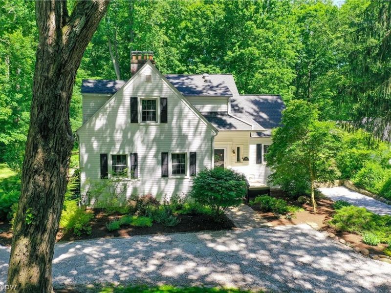 481 Chagrin River Road, Gates Mills, OH 44040 Photo 2
