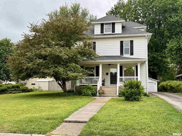 1902 N BROAD Street, Galesburg, IL 61401