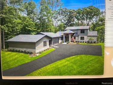 3511 LAKECREST Drive, Bloomfield Twp, MI 48304