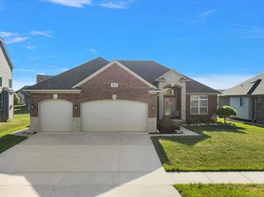 55206 Sarazen Drive, Macomb Twp, MI 48042