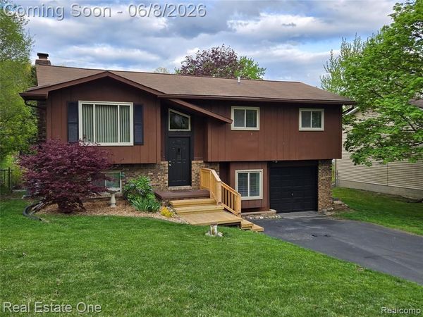 661 Harry Paul Drive, Orion Twp, MI 48362