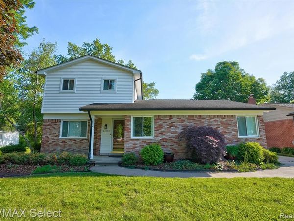 24050 Lakewood Street, St. Clair Shores, MI 48082