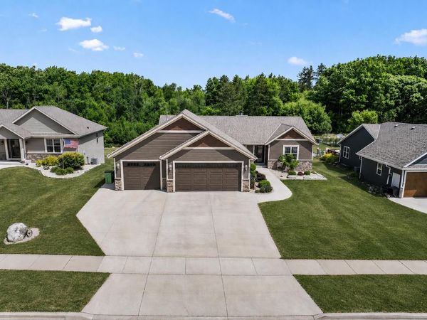 220 Silver Fox DRIVE N, Kewaskum, WI 53040