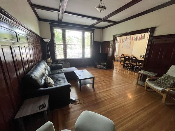 1033 Beacon Street, Unit 1, Brookline, MA 02446