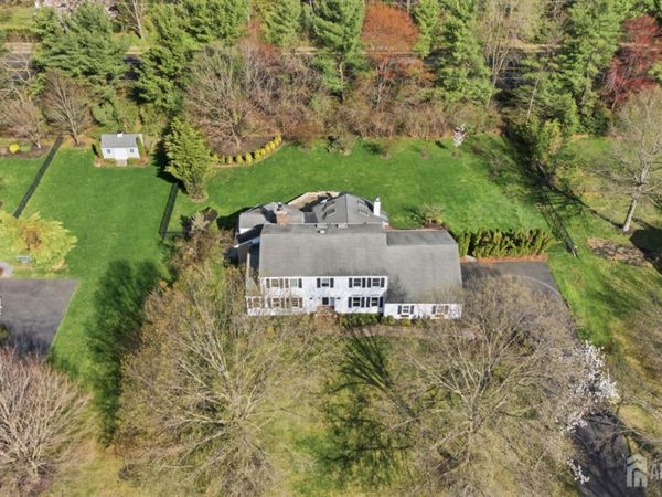 7 Monroe Place, Cranbury, NJ 08512