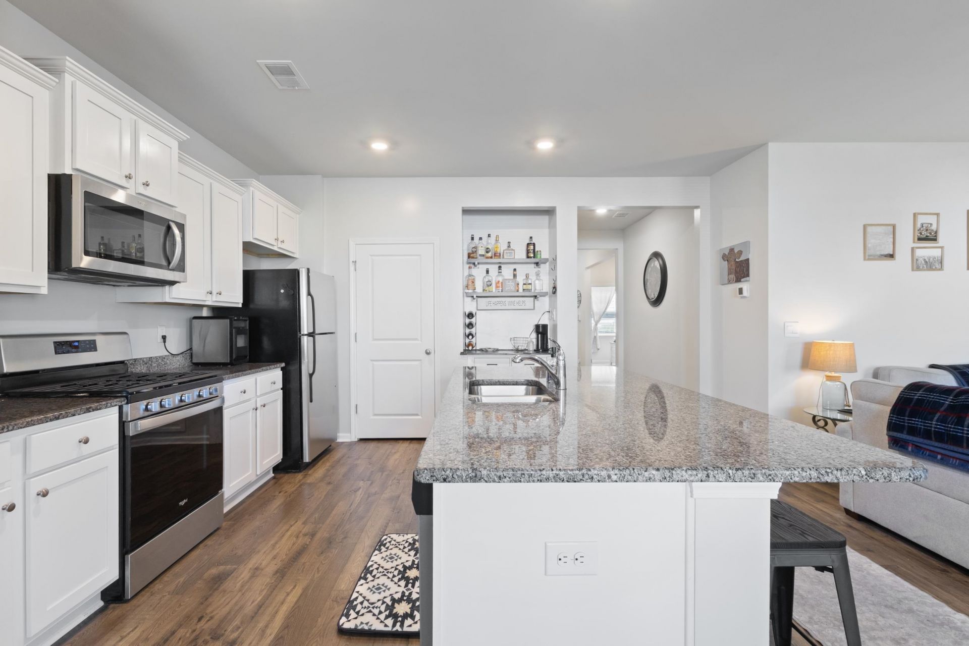 3923 Nandina Ct.  Photo 9