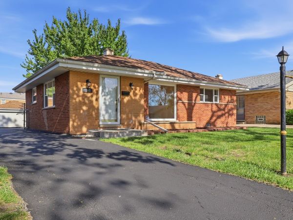 2213 Mayfair Avenue , Westchester, IL 60154