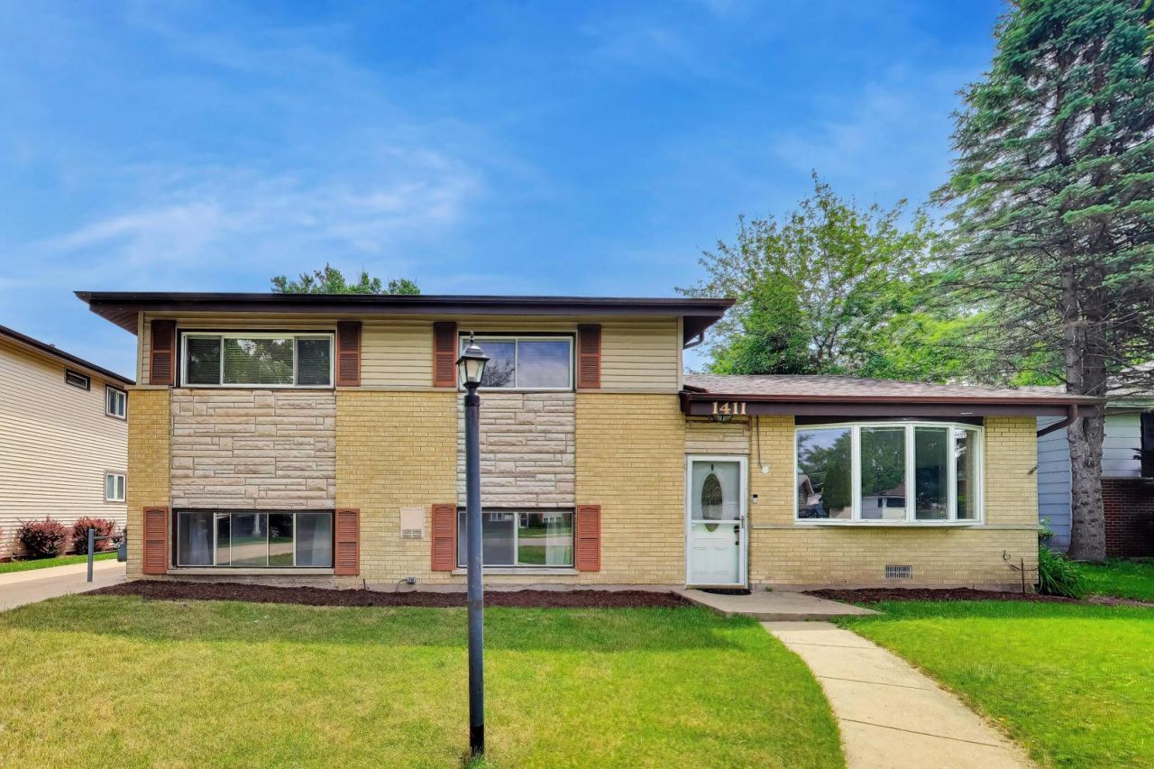 1411 N Burnng Bush Lane, Mount Prospect, IL 60056 Main Photo