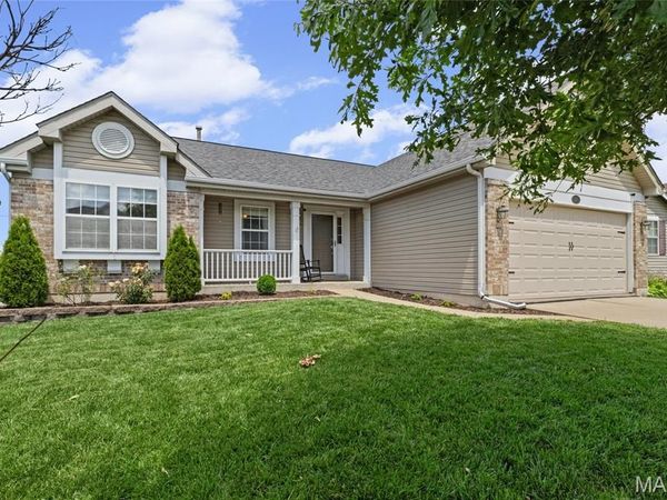 1225 Briarchase Drive , Lake St Louis, MO 63367