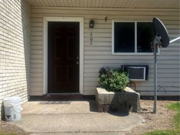 607 Monticello Drive , Hopewell, VA 23860