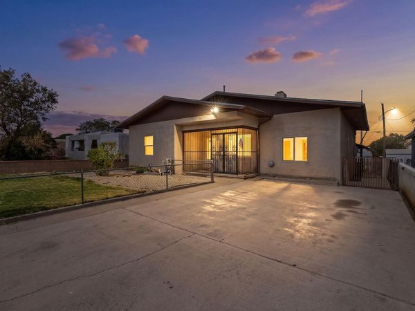 1701 Wilmoore Drive SE, Albuquerque, NM 87106