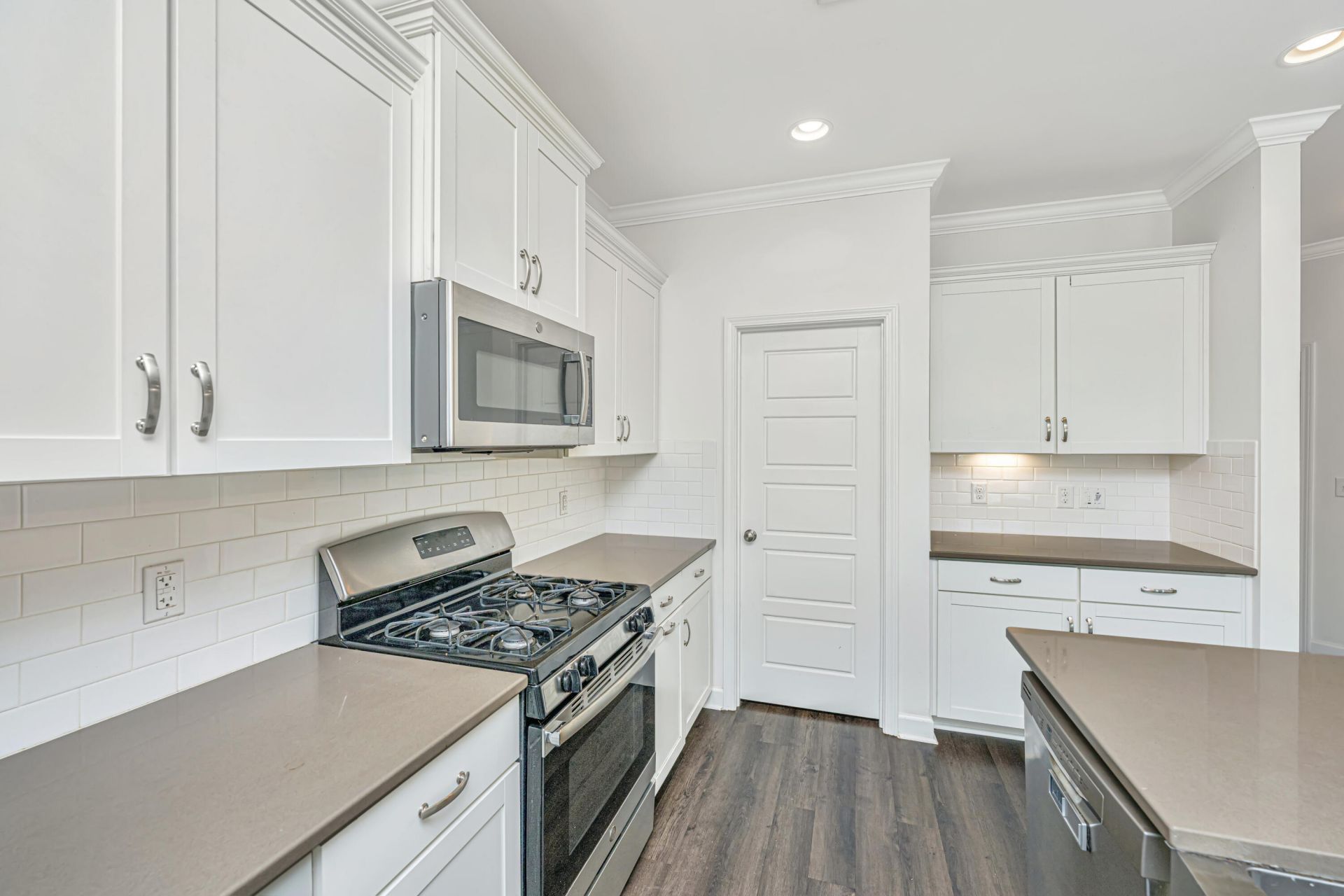 1676 Emmets Road Photo 16