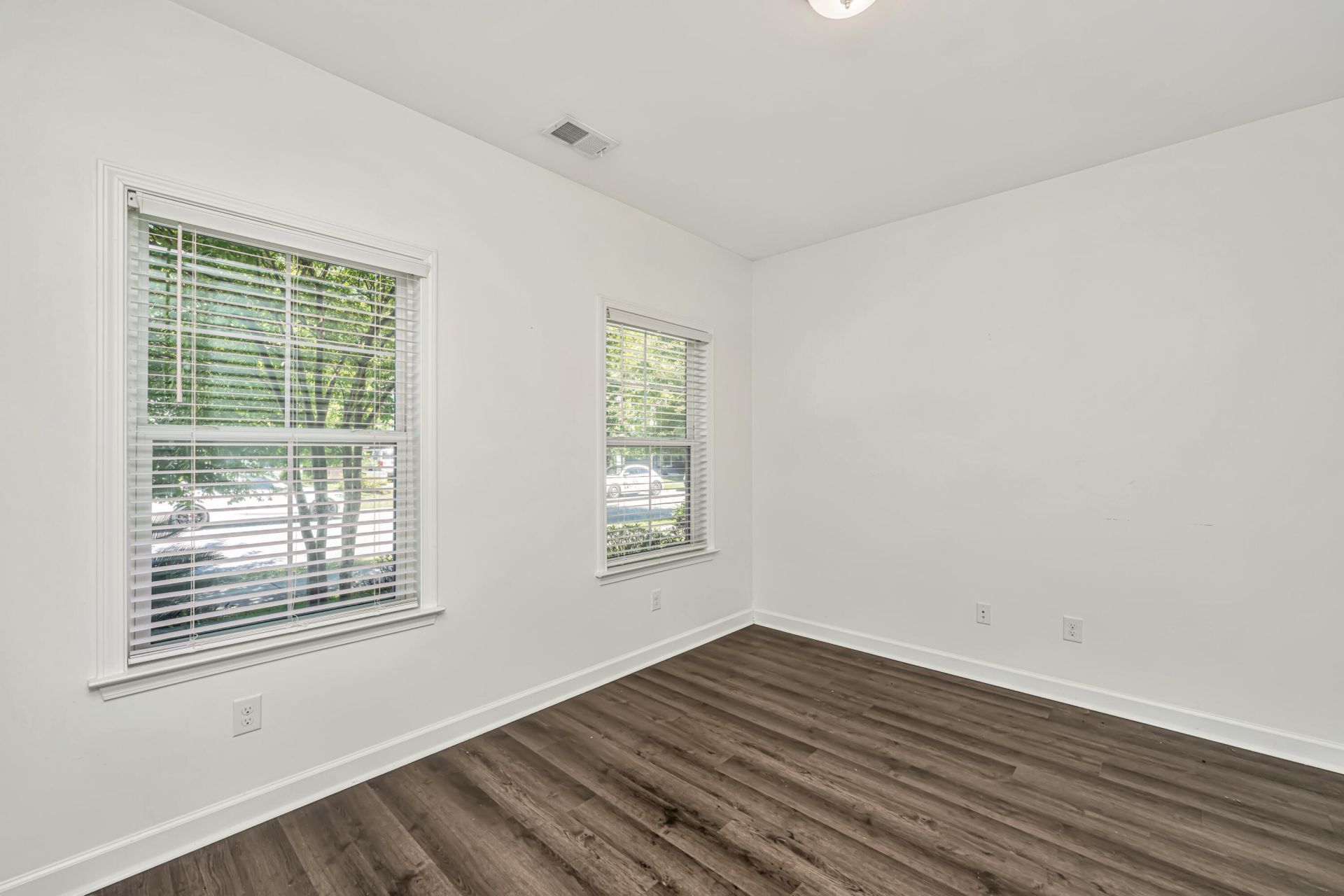1676 Emmets Road Photo 6