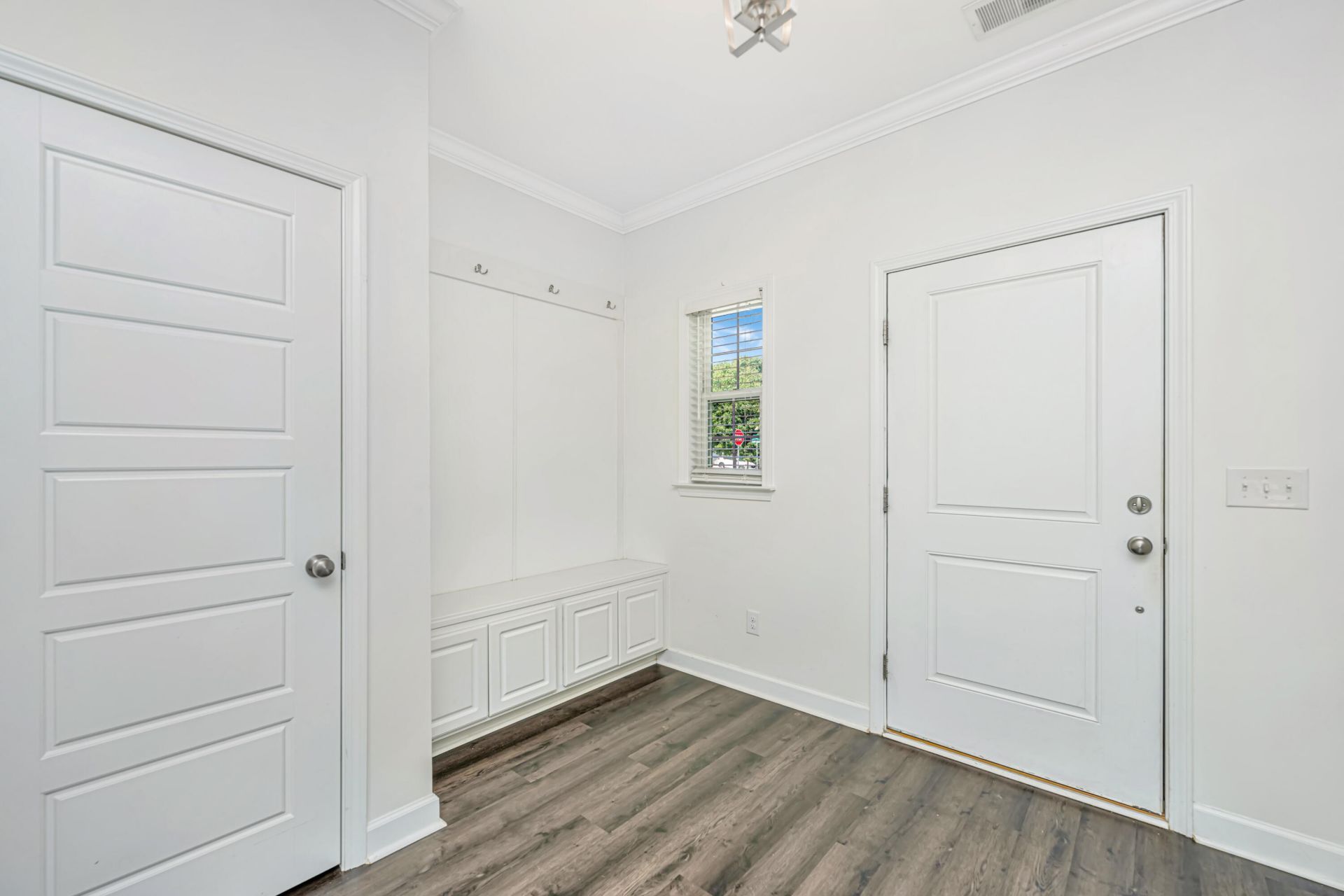 1676 Emmets Road Photo 8