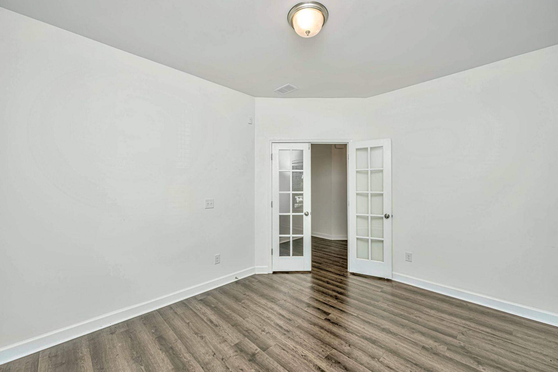 1676 Emmets Road Photo 9