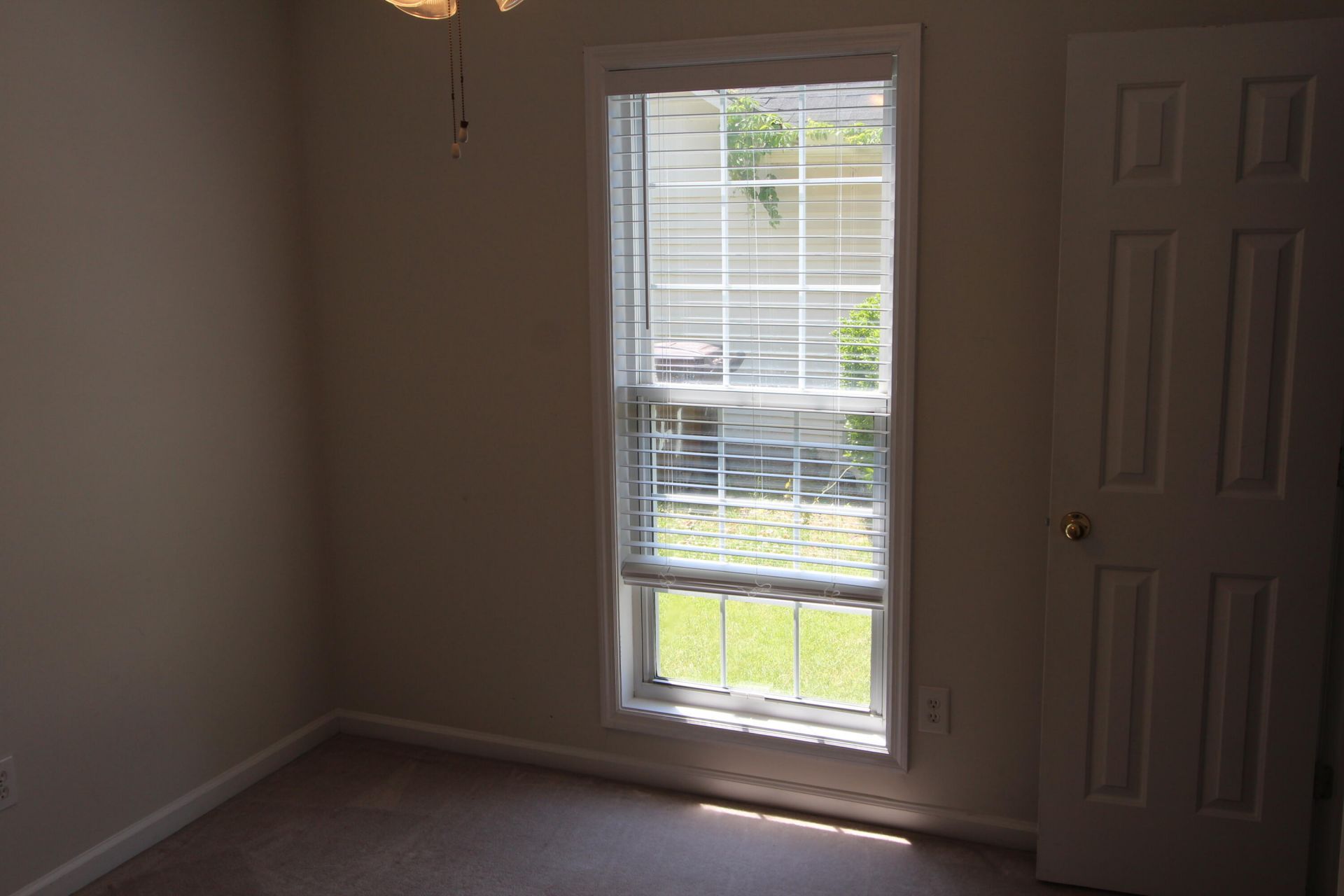 744 Ginglis Way Photo 12