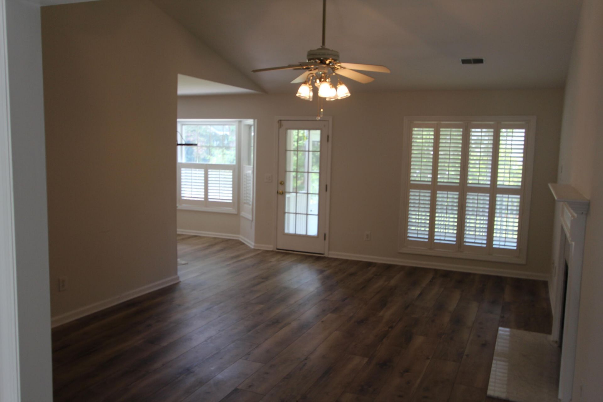 744 Ginglis Way Photo 7