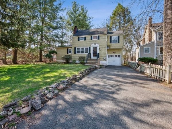 26 Wardell Rd, Livingston, NJ 07039
