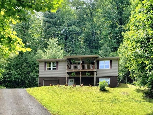 130 Timber Lane, Hampton, TN 37658