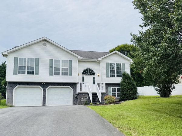 183 Royal Oaks Drive, Jonesborough, TN 37659