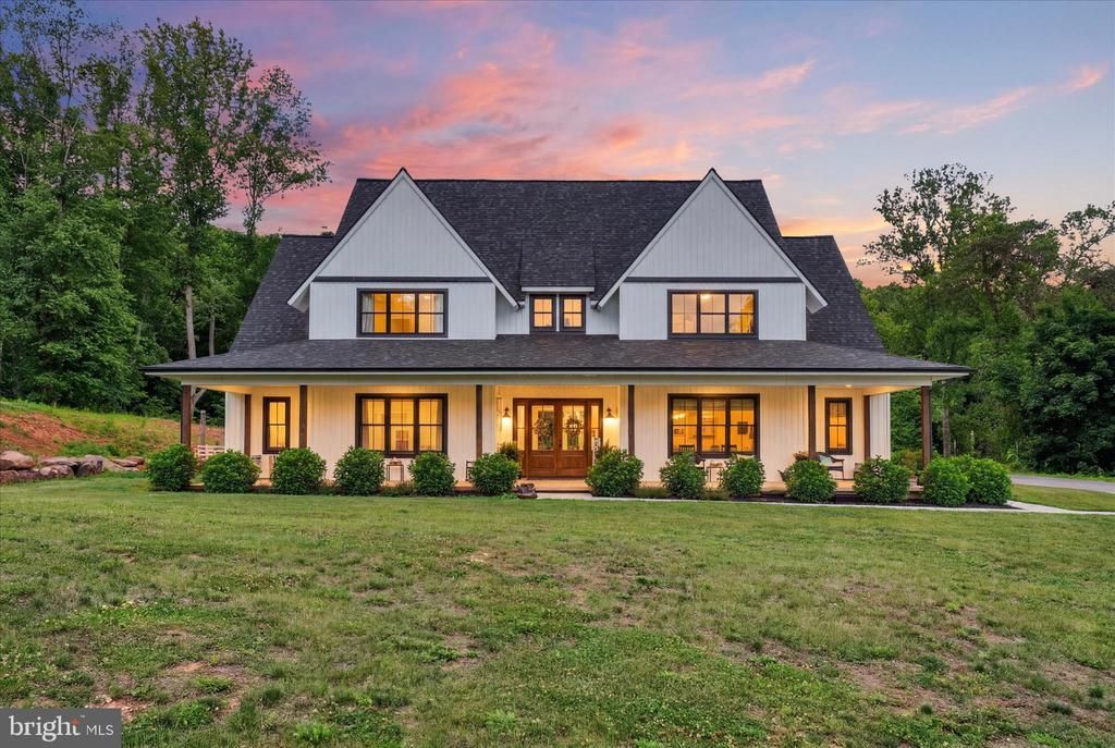 911 N CIRCLE DRIVE, DOVER, PA 17315