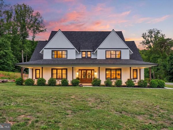 911 N CIRCLE DRIVE, DOVER, PA 17315