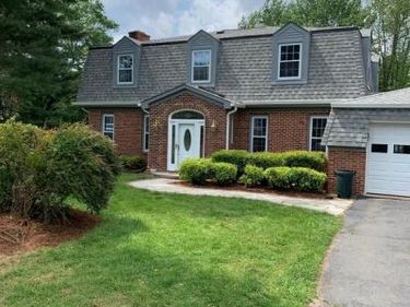 1614 CHARNITA COURT , VIENNA, VA 22182
