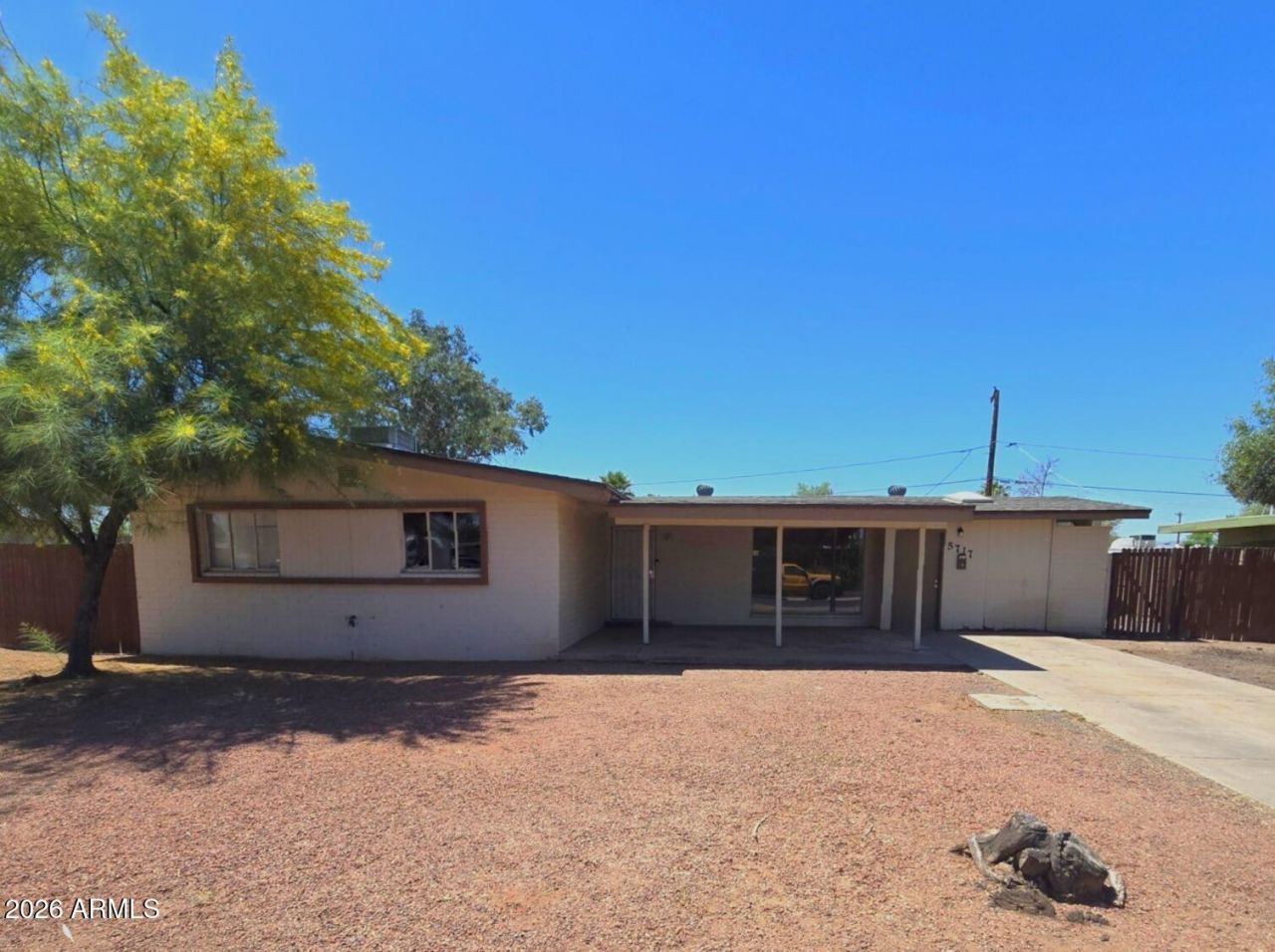 5717 W Heatherbrae Drive, Phoenix, AZ 85031 Main Photo