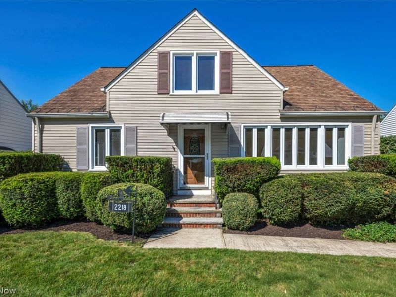 2218 Larchmont Drive, Wickliffe, OH 44092 Photo 1
