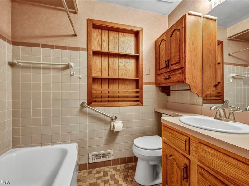 2218 Larchmont Drive, Wickliffe, OH 44092 Photo 14