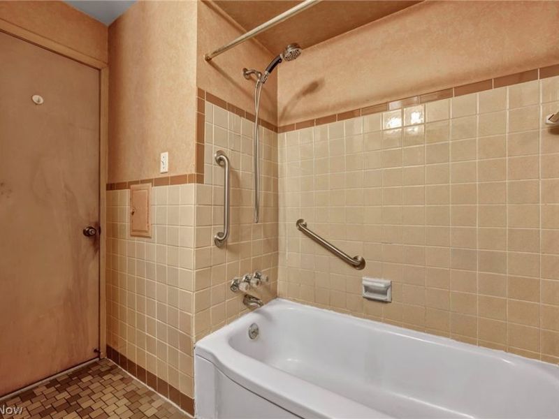 2218 Larchmont Drive, Wickliffe, OH 44092 Photo 27