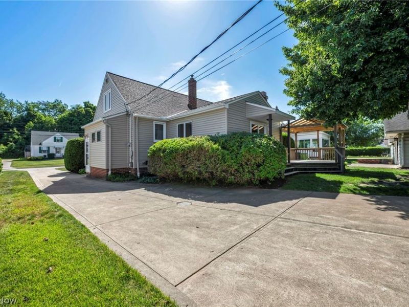 2218 Larchmont Drive, Wickliffe, OH 44092 Photo 36