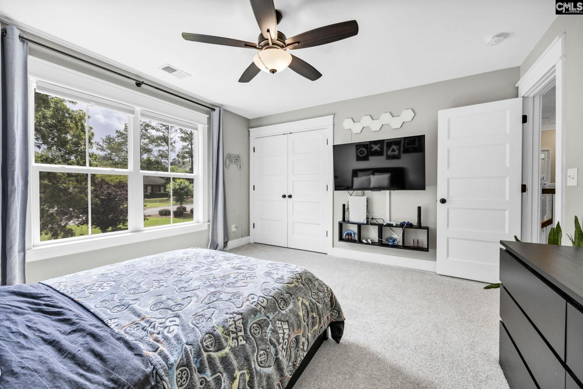 201 Crickentree Drive  Photo 44
